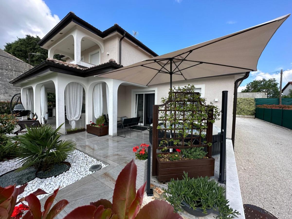 Zonta Maremi With Private Jacuzzi Apartment