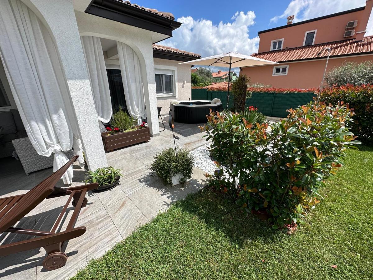 Zonta Maremi With Private Jacuzzi * Buje